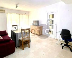 Exterior view of Flat to rent in  Sevilla Capital  with Air Conditioner and Furnished