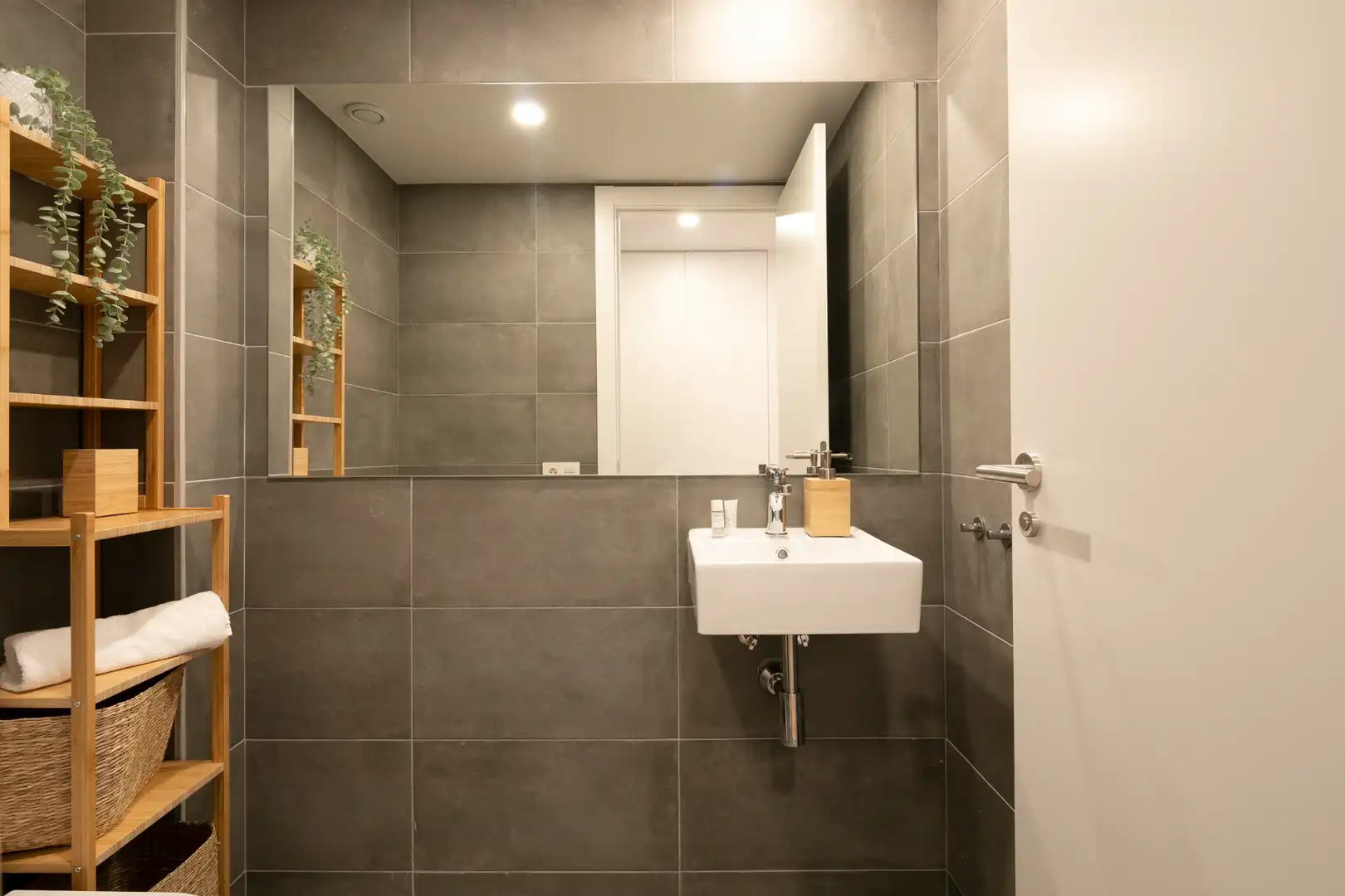 Baño de Apartamento en venta en Badalona con Aire acondicionado, Amueblado y Horno