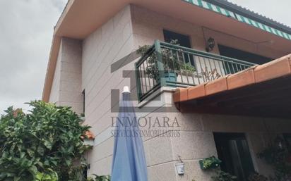 Exterior view of Single-family semi-detached for sale in Moaña  with Terrace and Balcony
