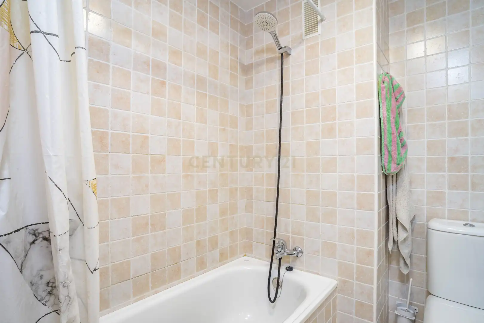 Badezimmer von Wohnung zum Verkauf in Marbella mit Balkon und Gemeinschaftspool