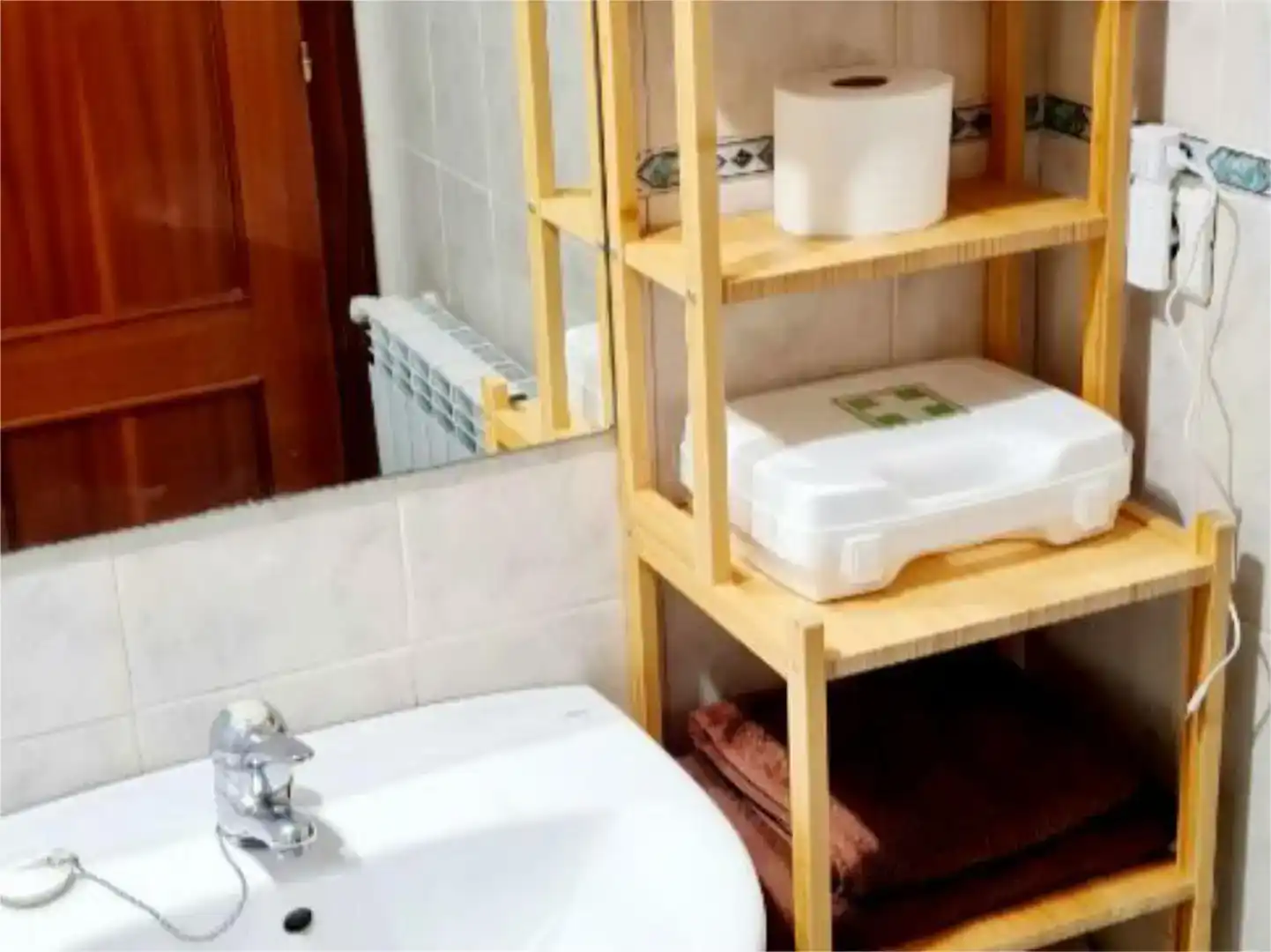 Bathroom of Flat for rent in Piélagos  with Air Conditioner