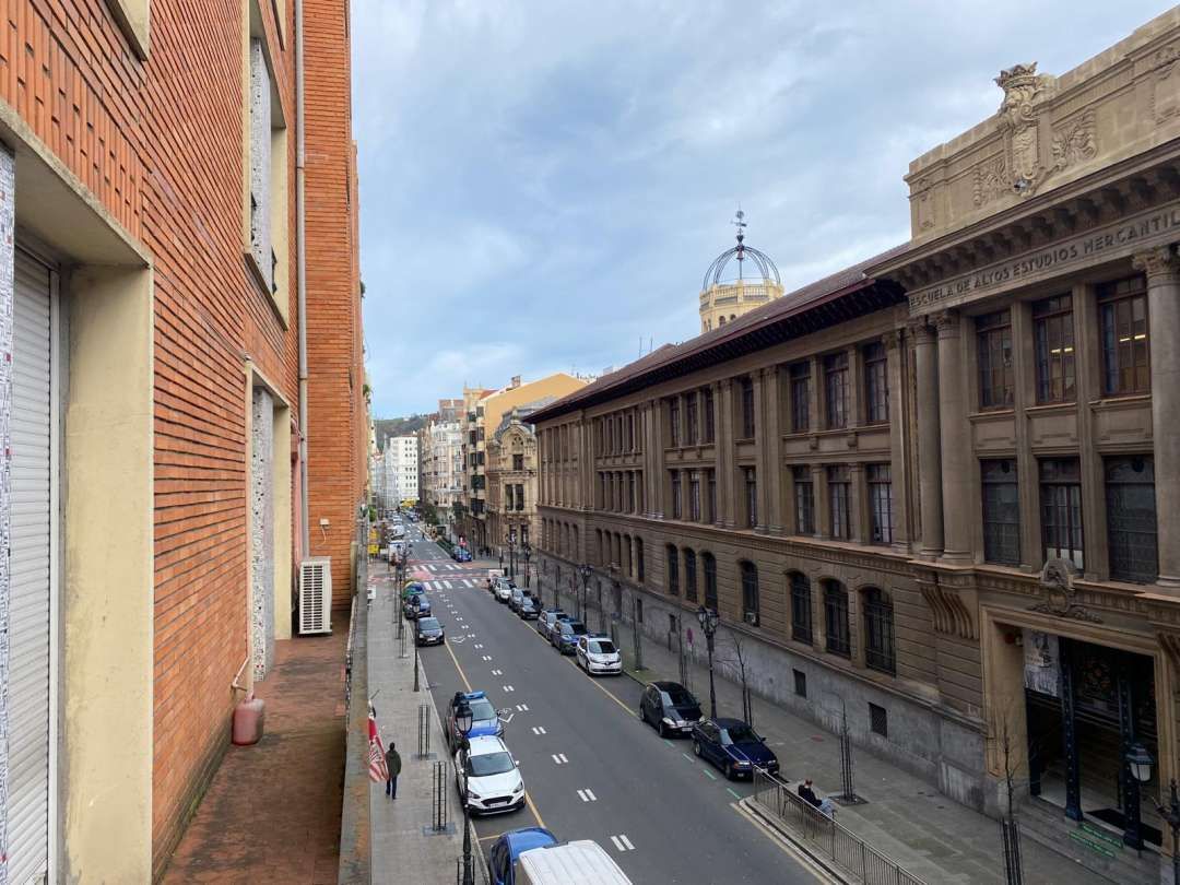 Vista exterior de Piso en venta en Bilbao  con Calefacción