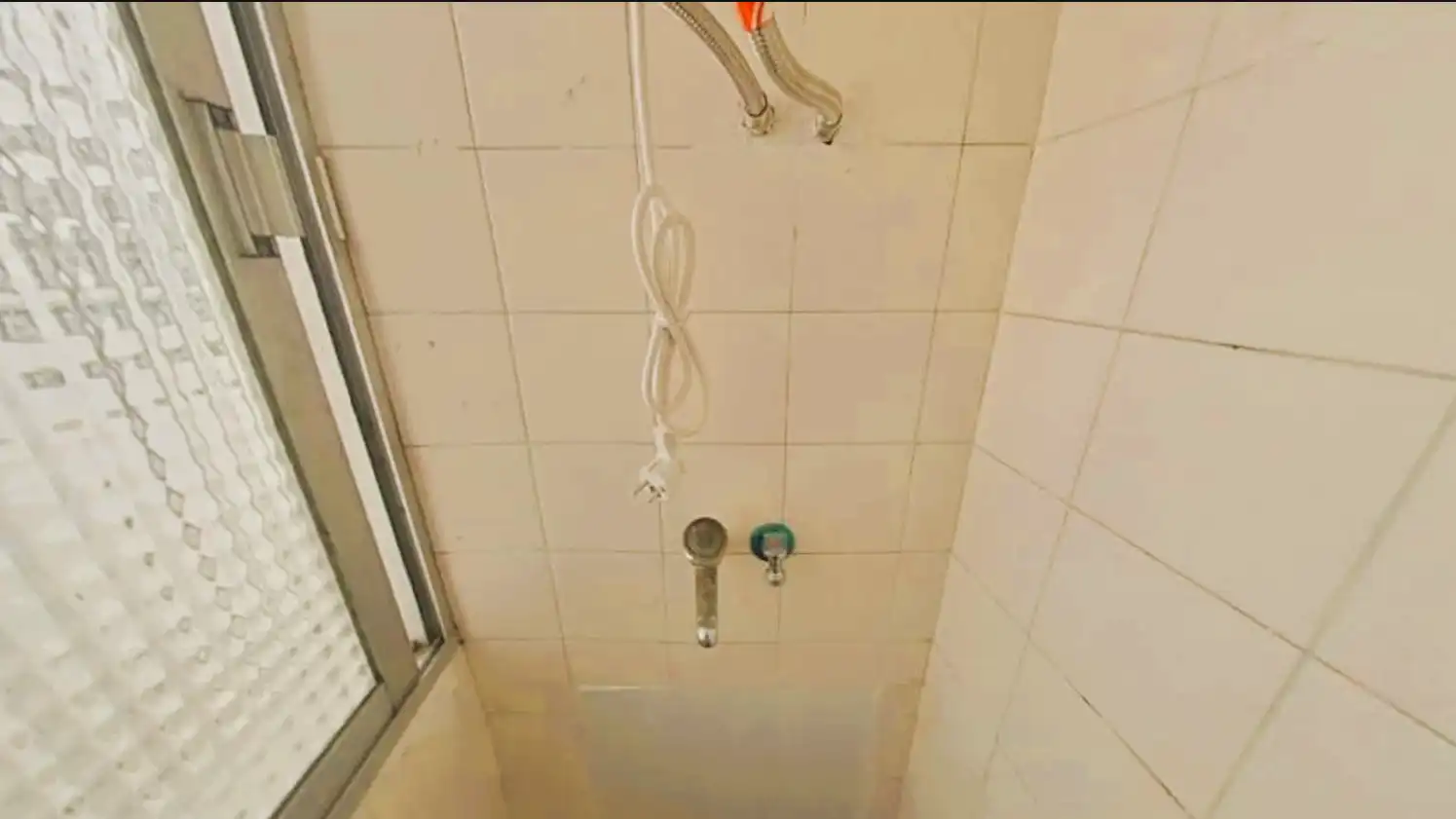 Bany de Àtic en venda en Santa Coloma de Gramenet amb Jardí privat i Forn