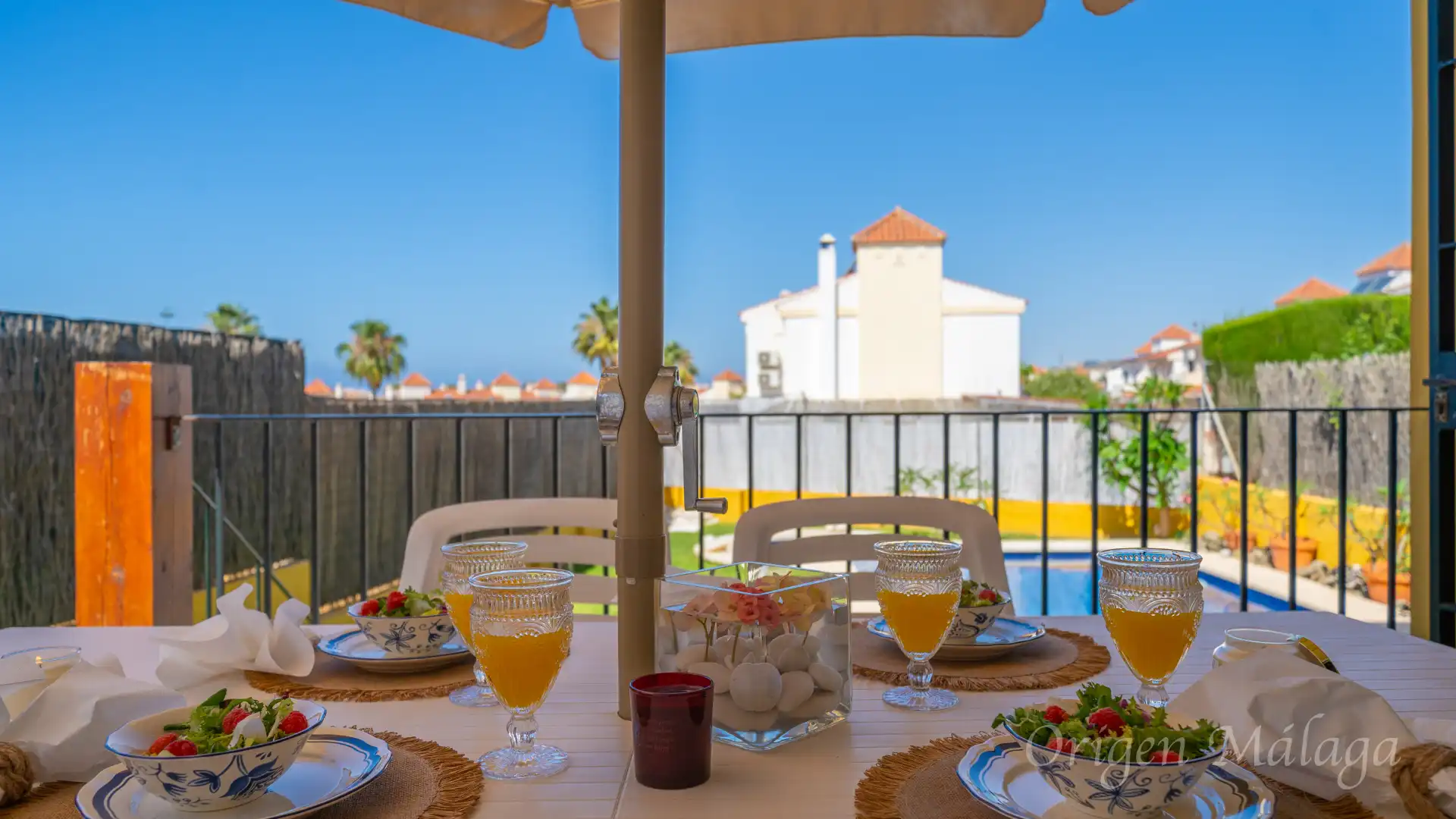 Terraza de Casa adosada en venta en Vélez-Málaga con Calefacción, Jardín privado y Terraza