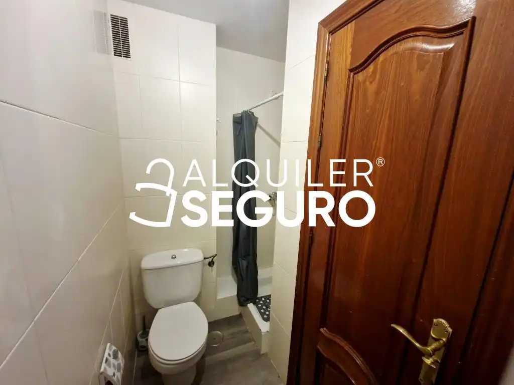 Baño de Piso de alquiler en Humanes de Madrid con Aire acondicionado, Calefacción y Terraza