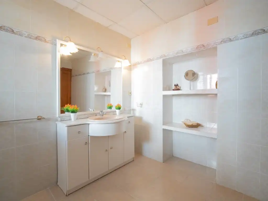 Bathroom of Houses for sale in Moncada