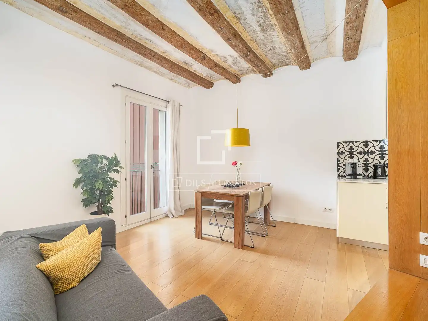 Vista exterior de Piso en venta en Barcelona con Aire acondicionado, Parquet y Amueblado