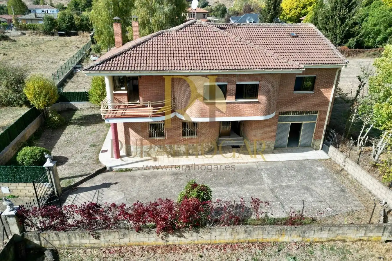 Vista exterior de Casa o chalet en venta en Matallana de Torío con Terraza