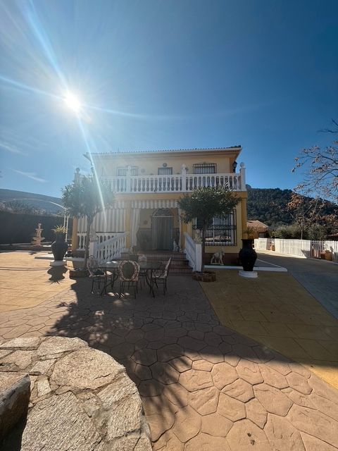 Vista exterior de Casa o xalet en venda en Mancha Real amb Aire condicionat, Jardí privat i Terrassa