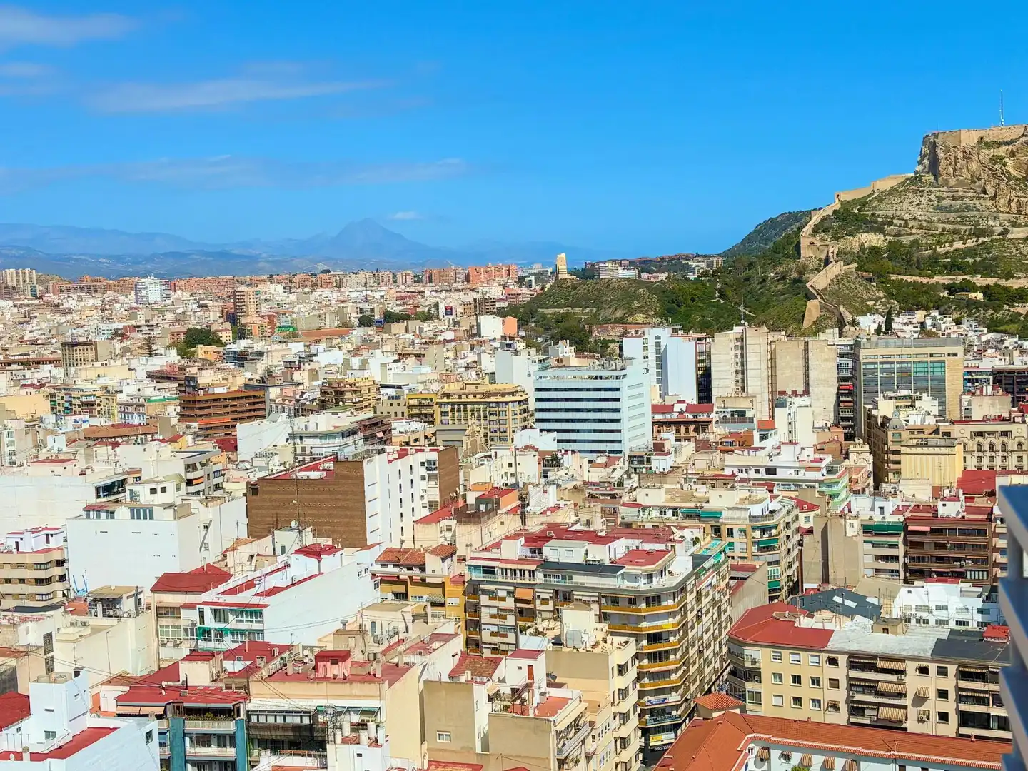 Außenansicht von Wohnung zum Verkauf in Alicante / Alacant mit Klimaanlage und Terrasse