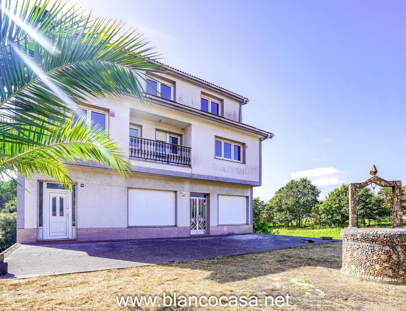 Vista exterior de Casa o chalet en venta en Carballo con Calefacción, Jardín privado y Trastero