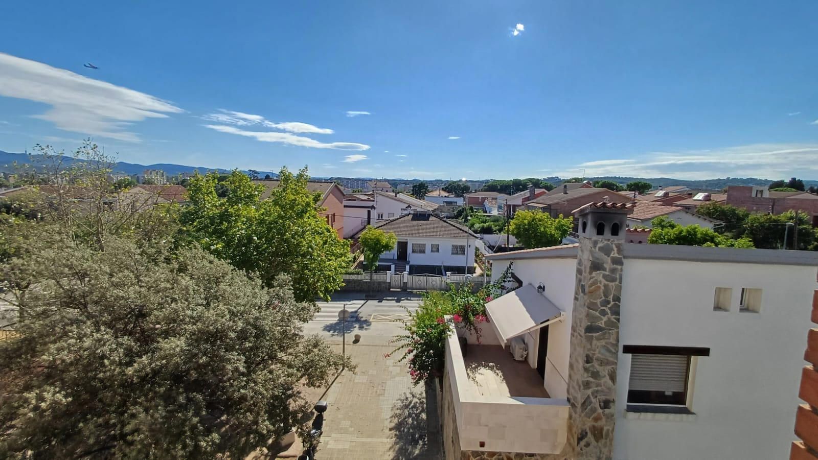 Vista exterior de Pis en venda en Barberà del Vallès amb Aire condicionat