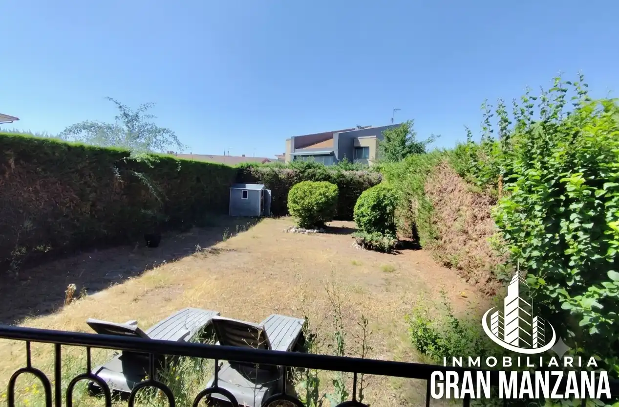 Habitatge amb jardí en venda a Calle Logroño 28, imagen 4