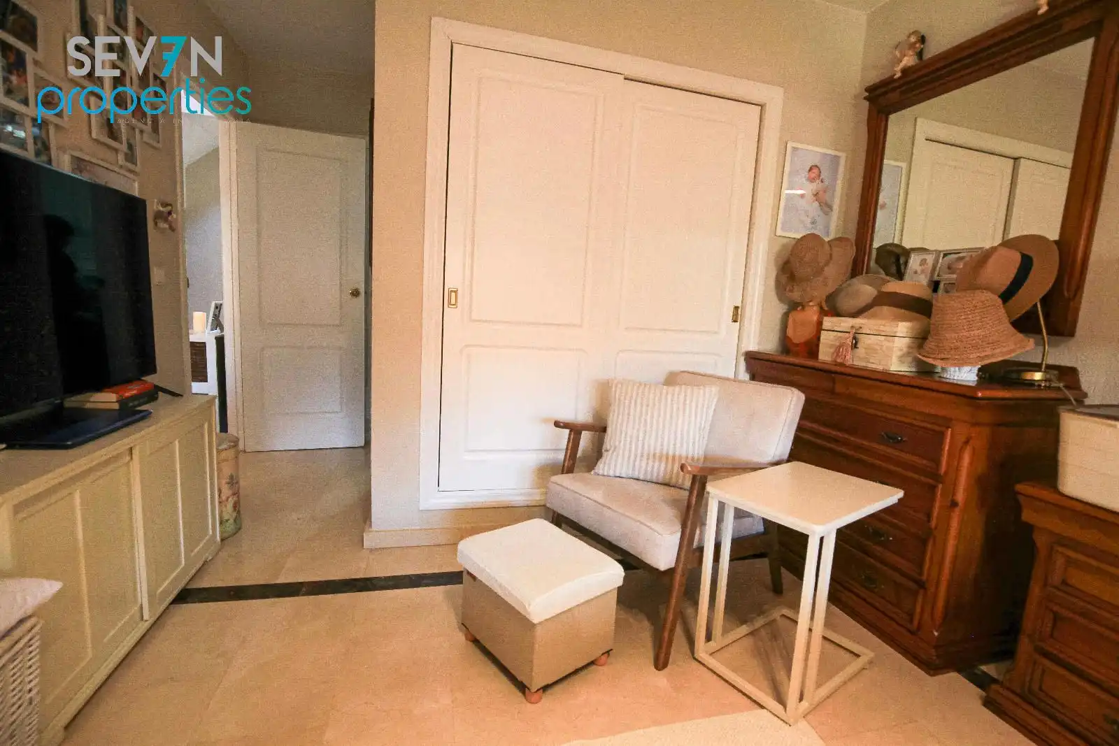 Habitación de Casa adosada en venta en Alicante / Alacant con Aire acondicionado, Calefacción y Piscina