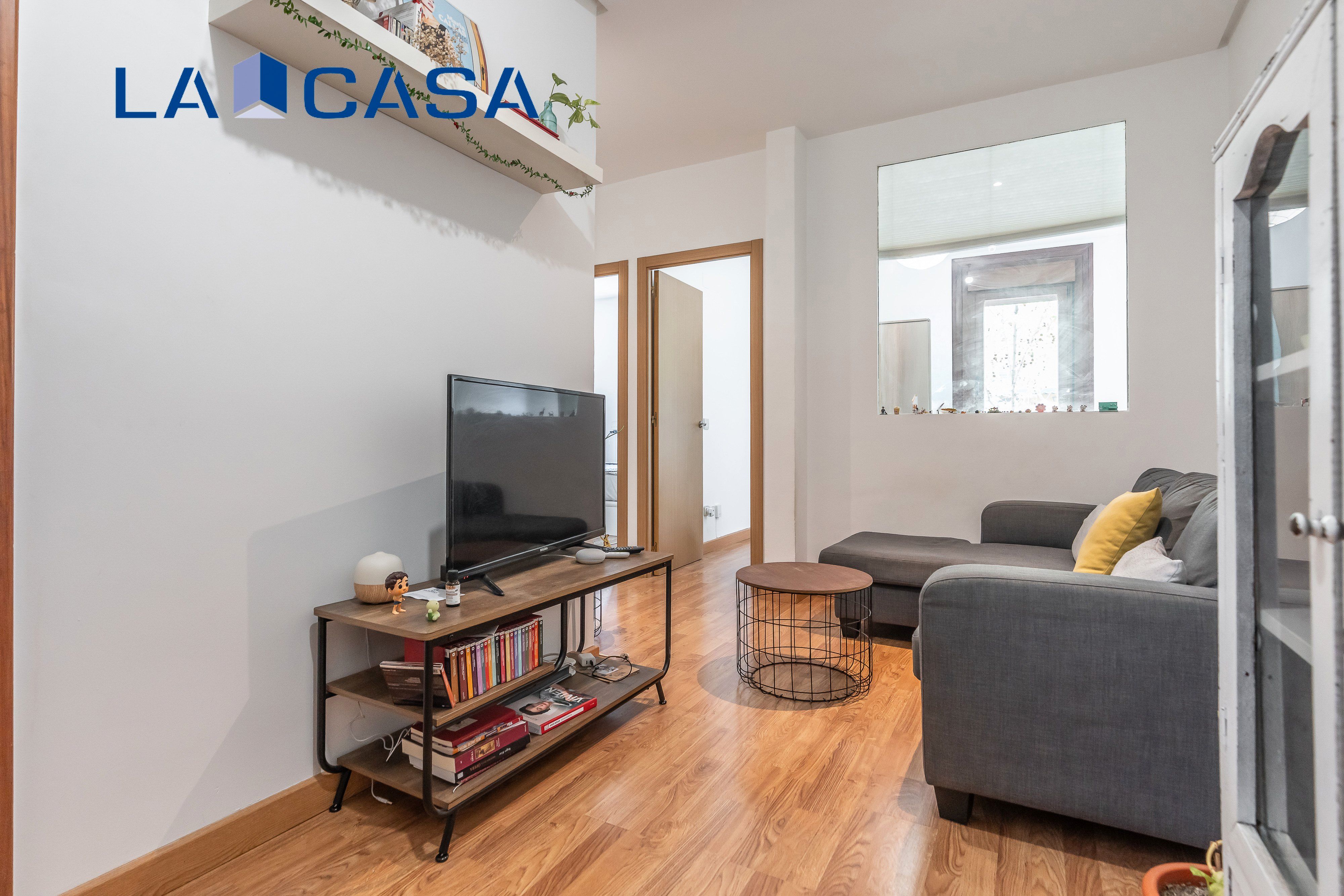 Living room of Flat for sale in  Madrid Capital