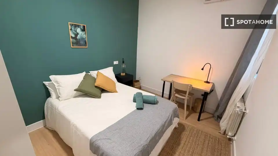 Room in Embajadores - Lavapiés