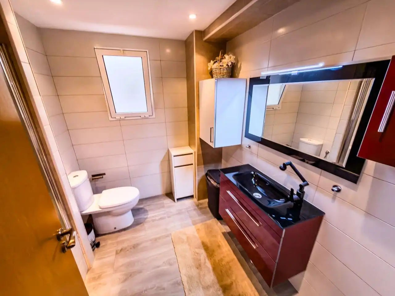 Bathroom of Flat for sale in Canals  with Air Conditioner and Balcony