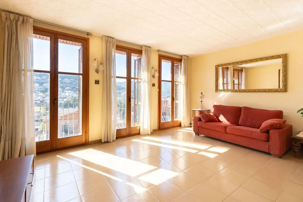 Casa amb terrassa en venda a Sant Fost de Campsentelles, imagen 3