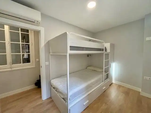 Bedroom of Flat for sale in  Pamplona / Iruña  with Air Conditioner, Furnished and Balcony