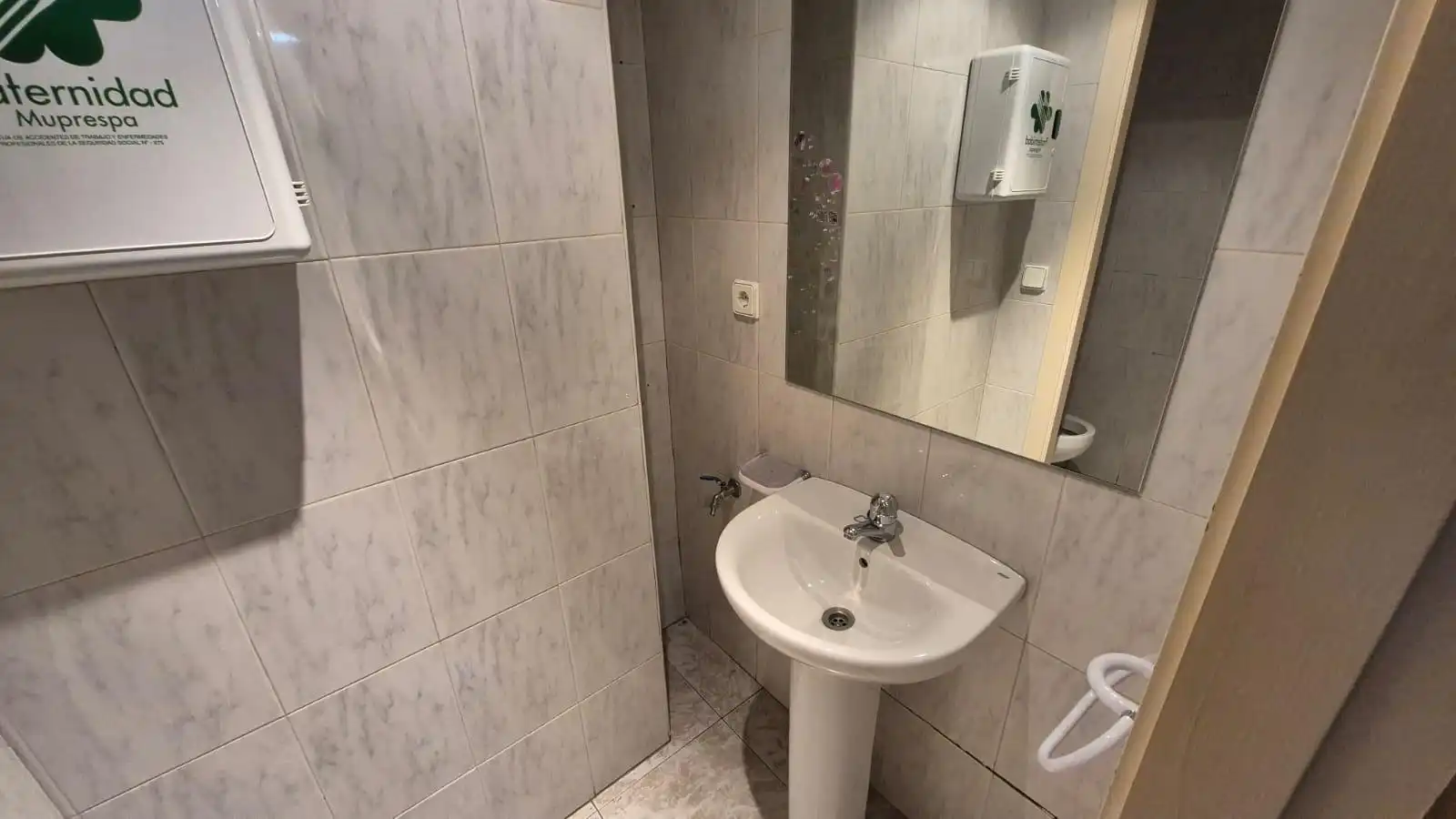 Baño de Local de alquiler en Ponferrada