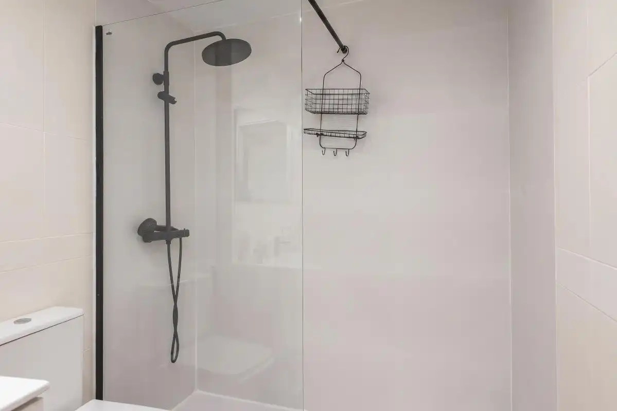 Baño de Dúplex en venta en Madrid con Calefacción, Terraza y Balcón
