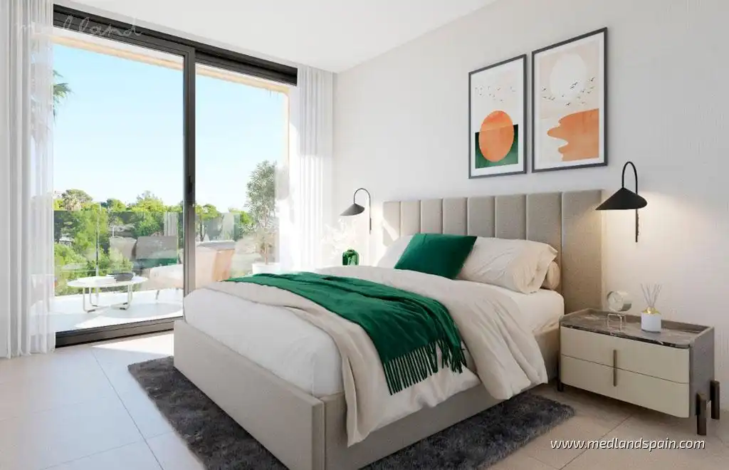 Terraced house with pool for sale in Golf Bahía, imagen 5
