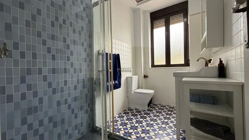 Bany de Pis en venda en Cartagena amb Aire condicionat, Calefacció i Moblat