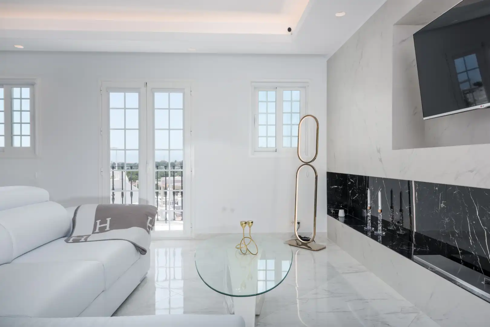 Sala de estar de Casa adosada en venta en Marbella con Aire acondicionado, Jardín privado y Terraza