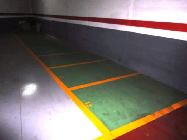 Motorradstellplatz zur Miete in Carrer Alt de Mariner 17