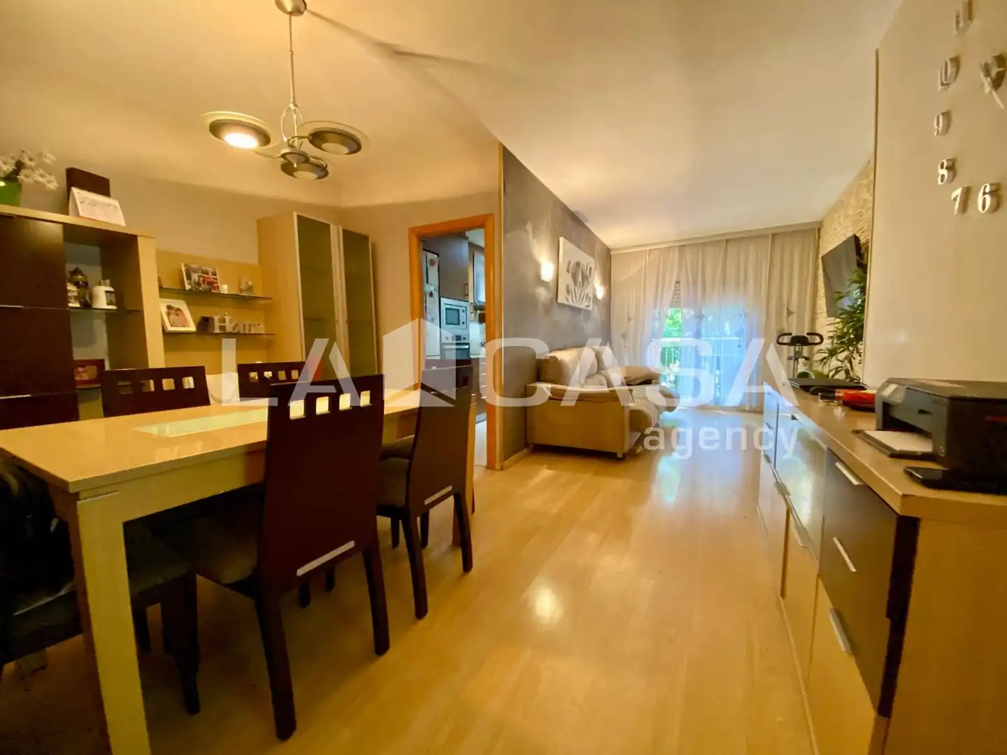 Vista exterior de Piso en venta en Santa Coloma de Gramenet con Balcón