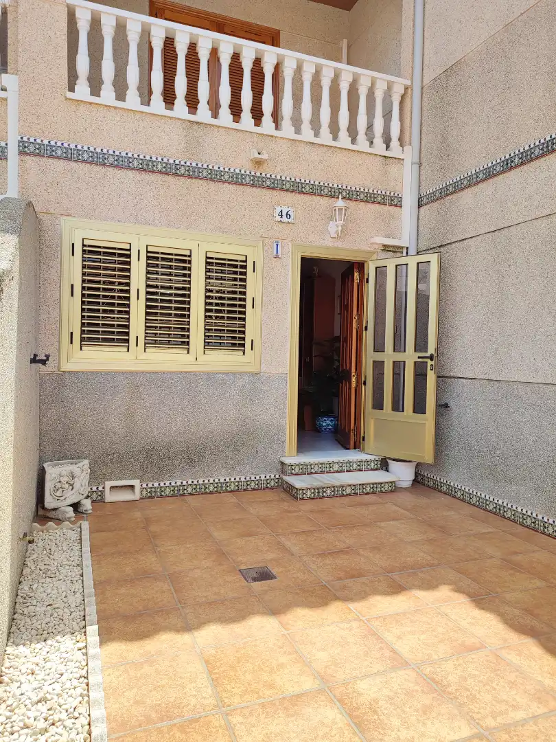 Casa a schiera con terrazza in vendita a Calle Manila 46, imagen 3
