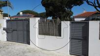Vista exterior de Casa o xalet en venda en Punta Umbría amb Calefacció, Jardí privat i Alarma