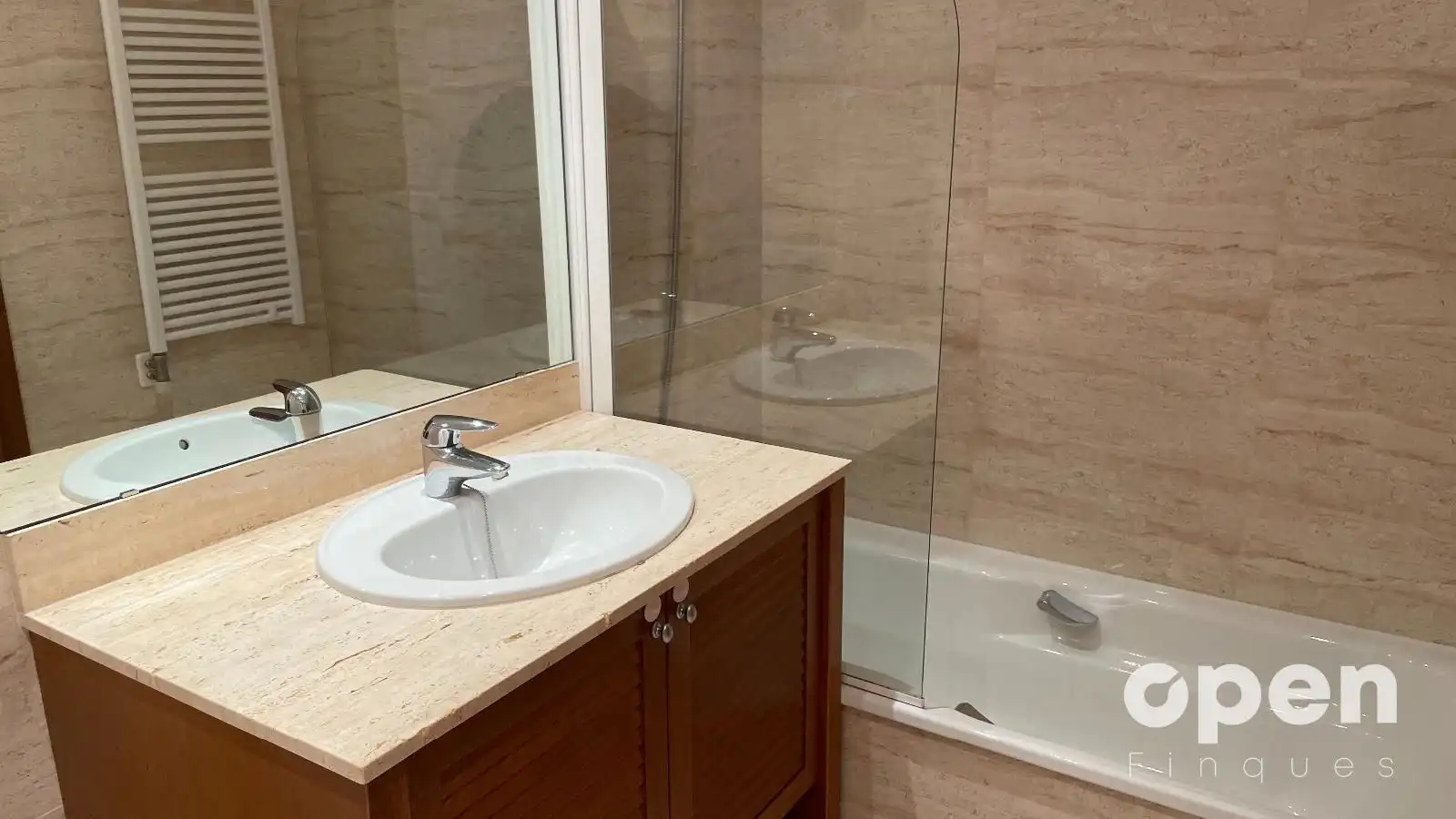 Baño de Piso en venta en Terrassa con Aire acondicionado, Calefacción y Parquet