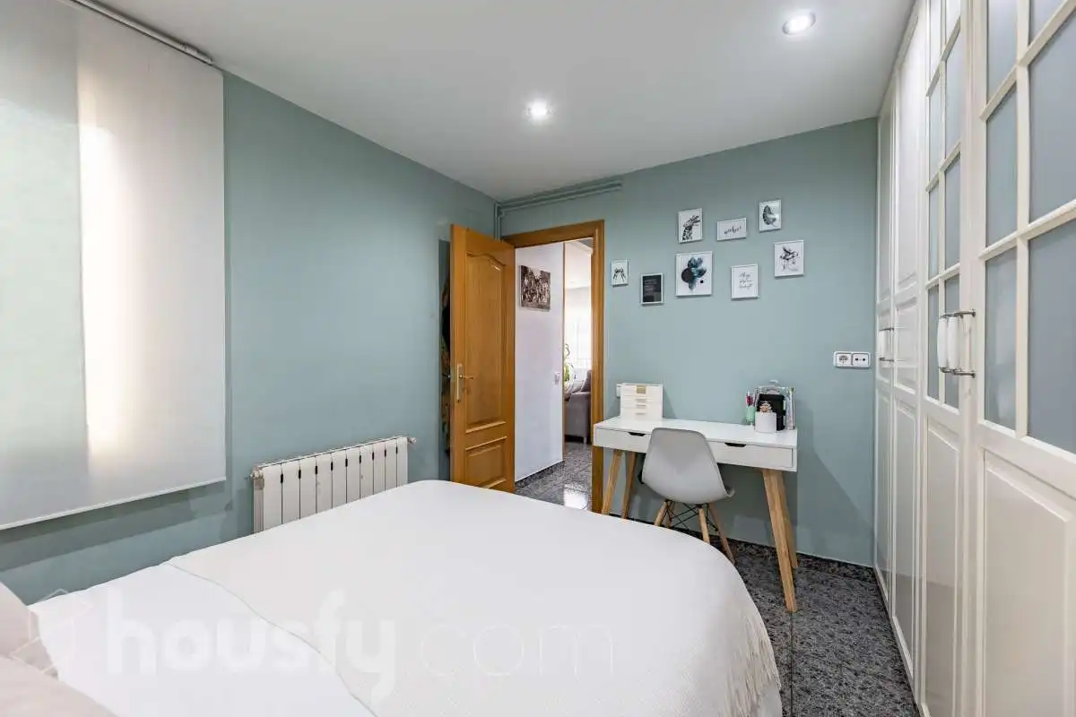 Bedroom of Flat for sale in Sabadell  with Air Conditioner, Heating and Furnished