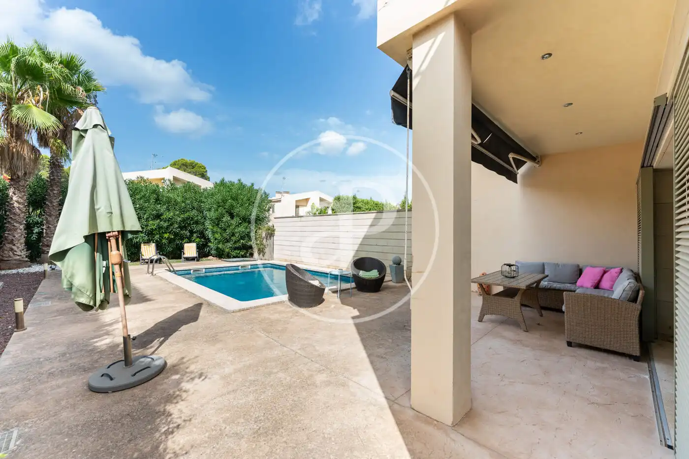 Terrasse von Einfamilien-Reihenhaus zur Miete in Llucmajor mit Klimaanlage, Heizung und Privatgarten