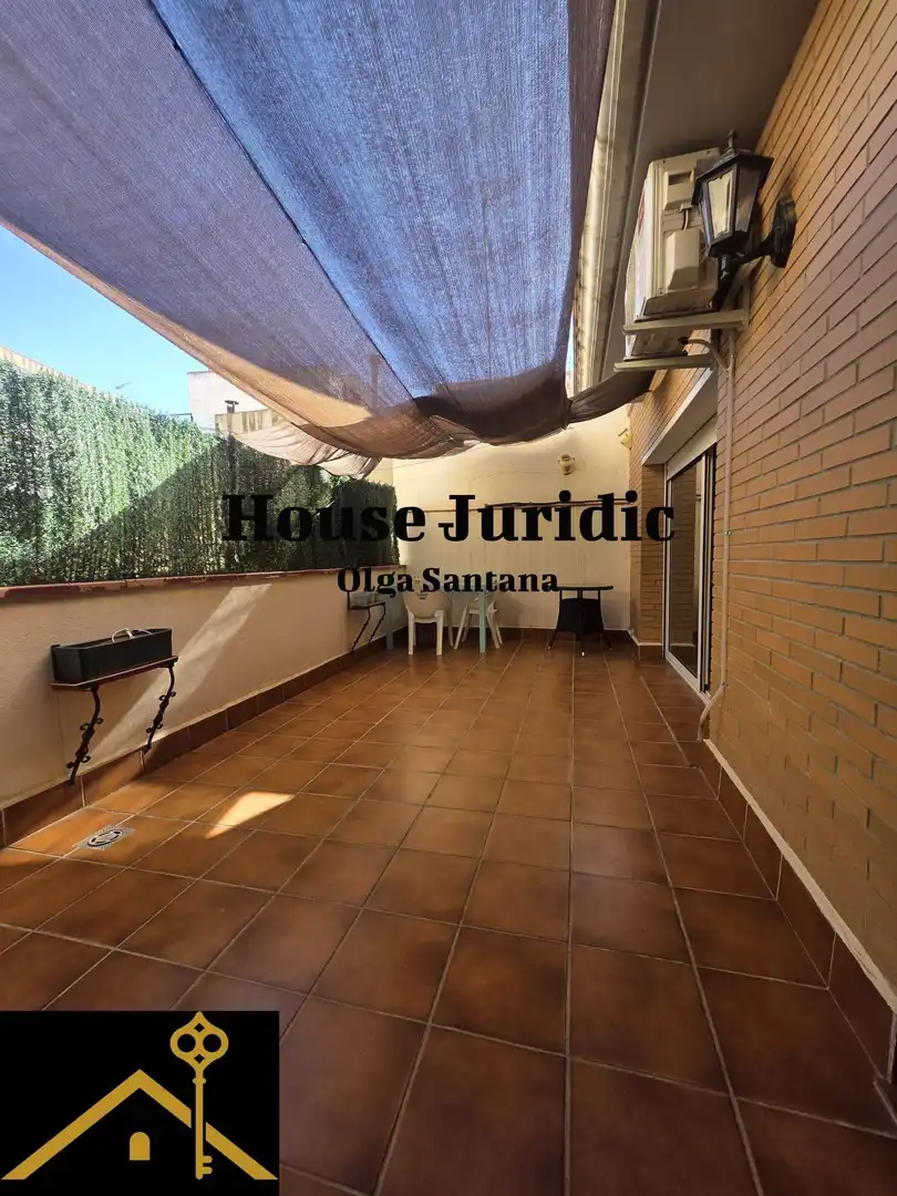 Vista exterior de Pis en venda en Mataró amb Aire condicionat, Calefacció i Terrassa