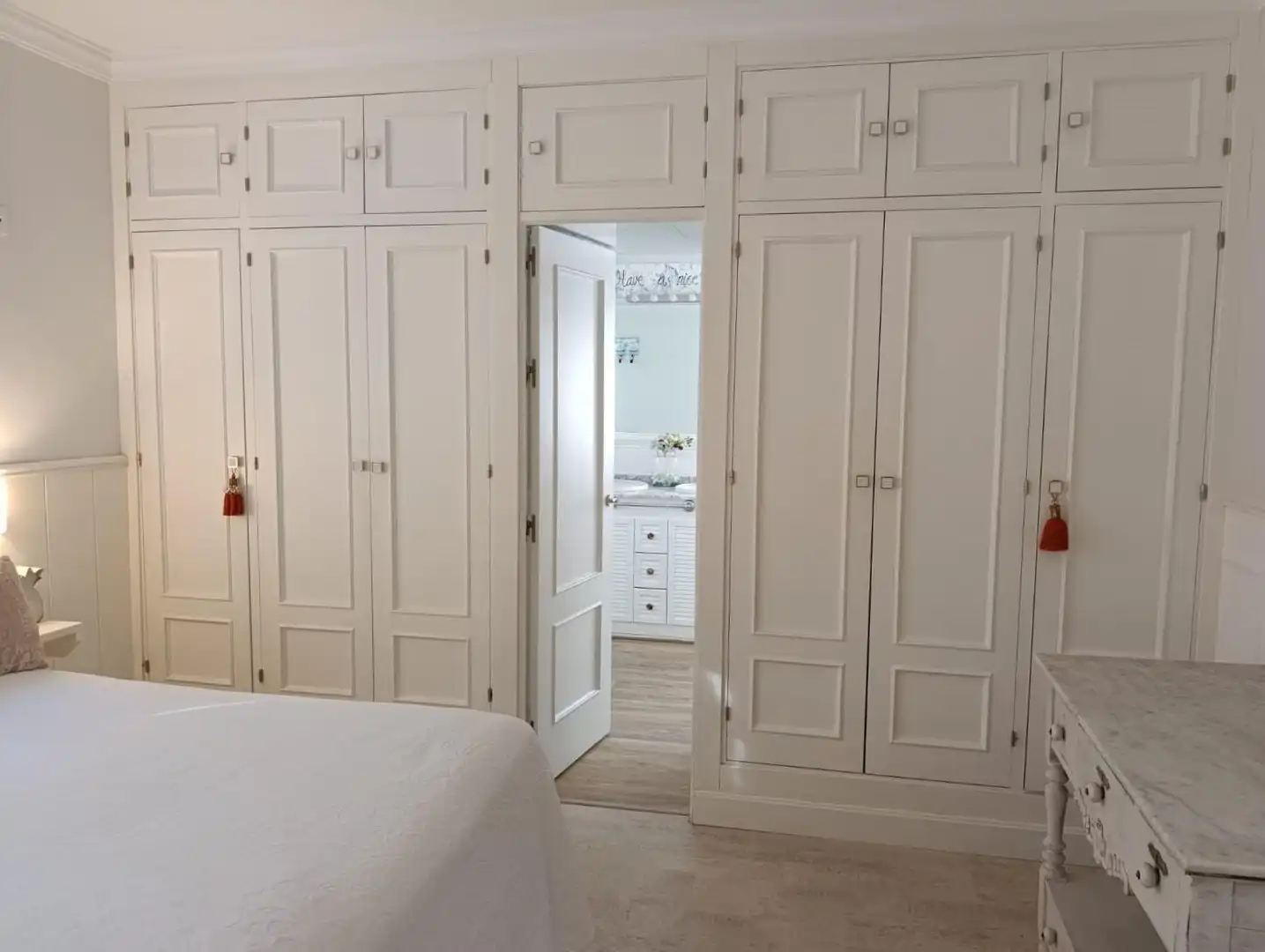 Dormitori de Casa o xalet en venda en Chiclana de la Frontera amb Aire condicionat, Jardí privat i Traster