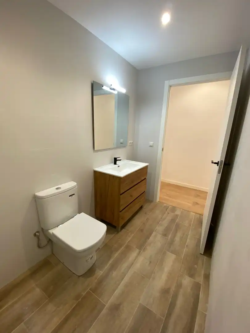 Baño de Piso en venta en Barcelona con Parquet y Horno
