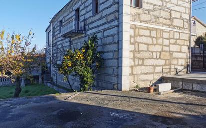 Exterior view of House or chalet for sale in Toén  with Private garden