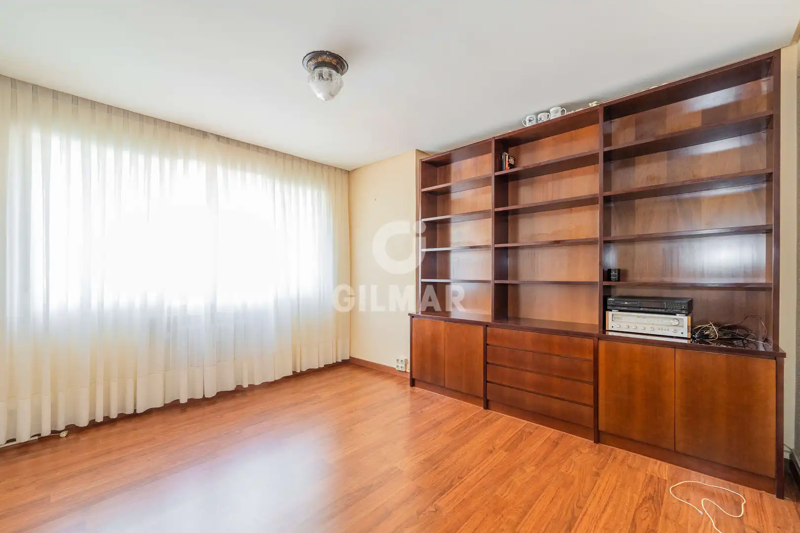 Habitación de Piso en venta en Madrid con Calefacción, Trastero y Balcón