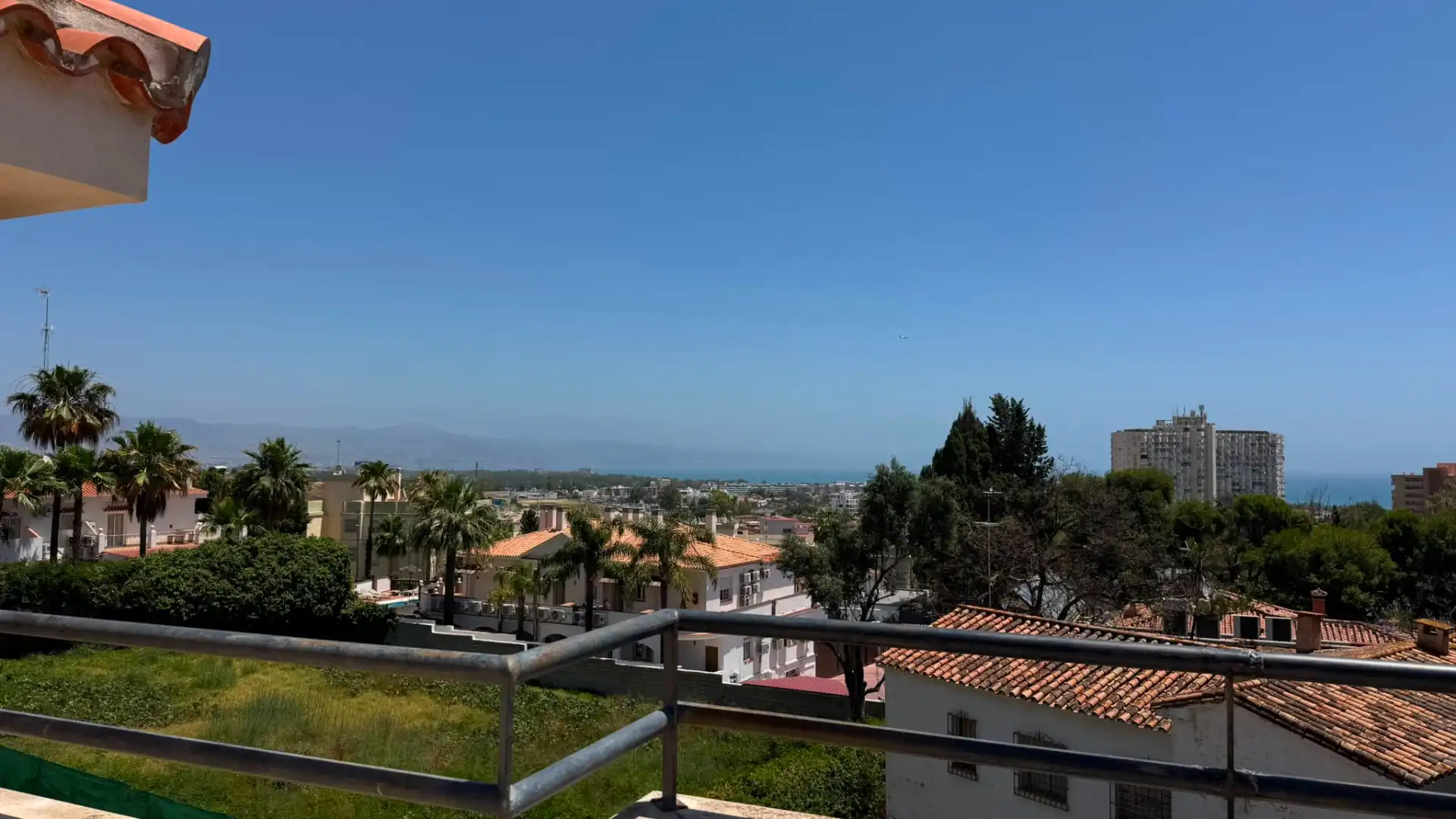 Vista exterior de Casa o chalet en venta en Torremolinos con Aire acondicionado, Calefacción y Jardín privado