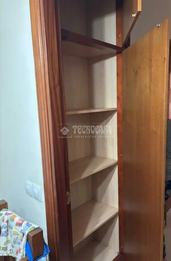 Bedroom of Flat for sale in Algeciras  with Air Conditioner and Balcony