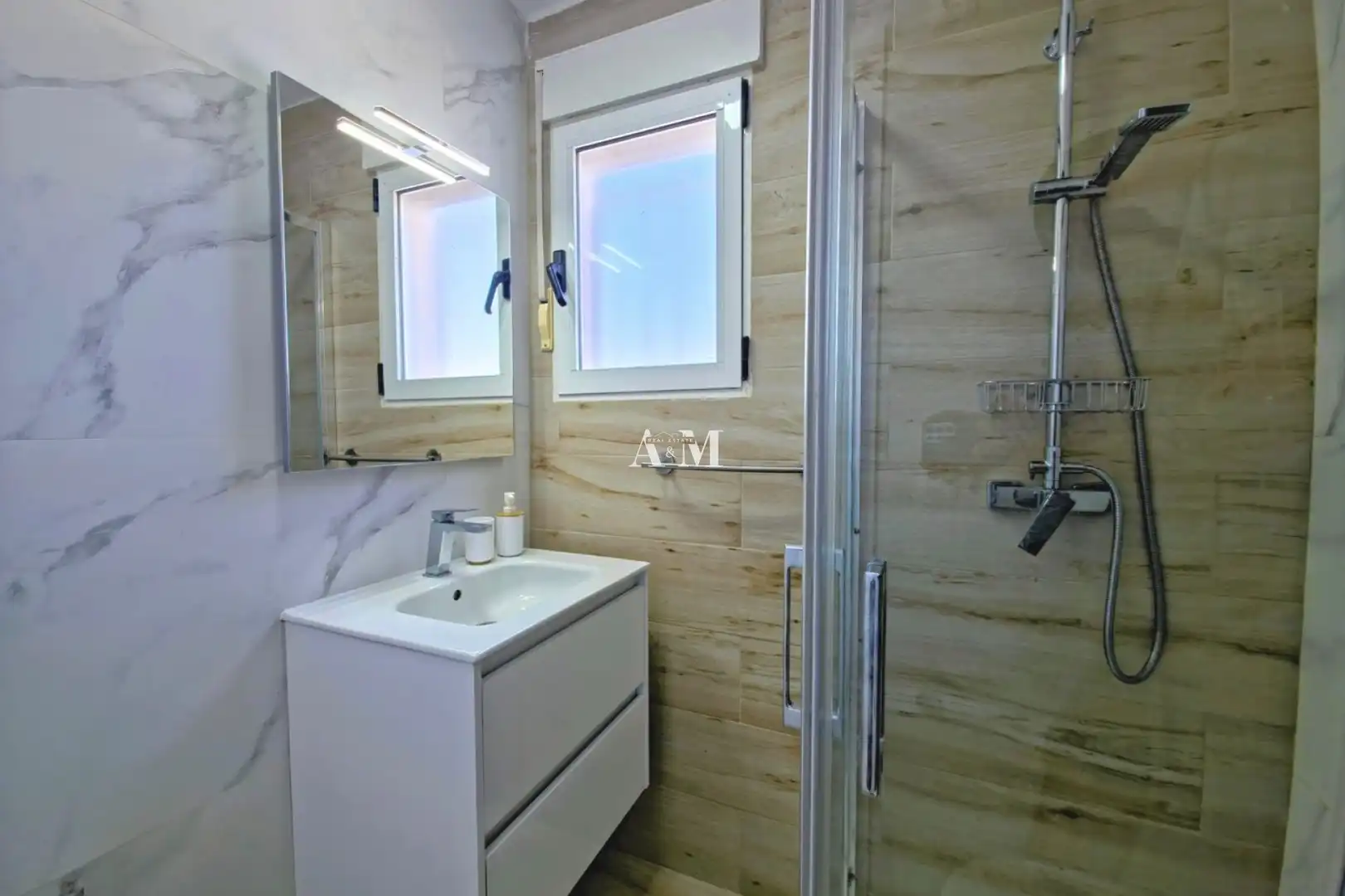 Baño de Casa o chalet de alquiler en Orihuela con Aire acondicionado, Calefacción y Terraza