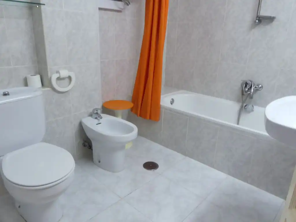 Wohnung zur Miete in Calle Capuchinas, 8, Centro - Sagrario