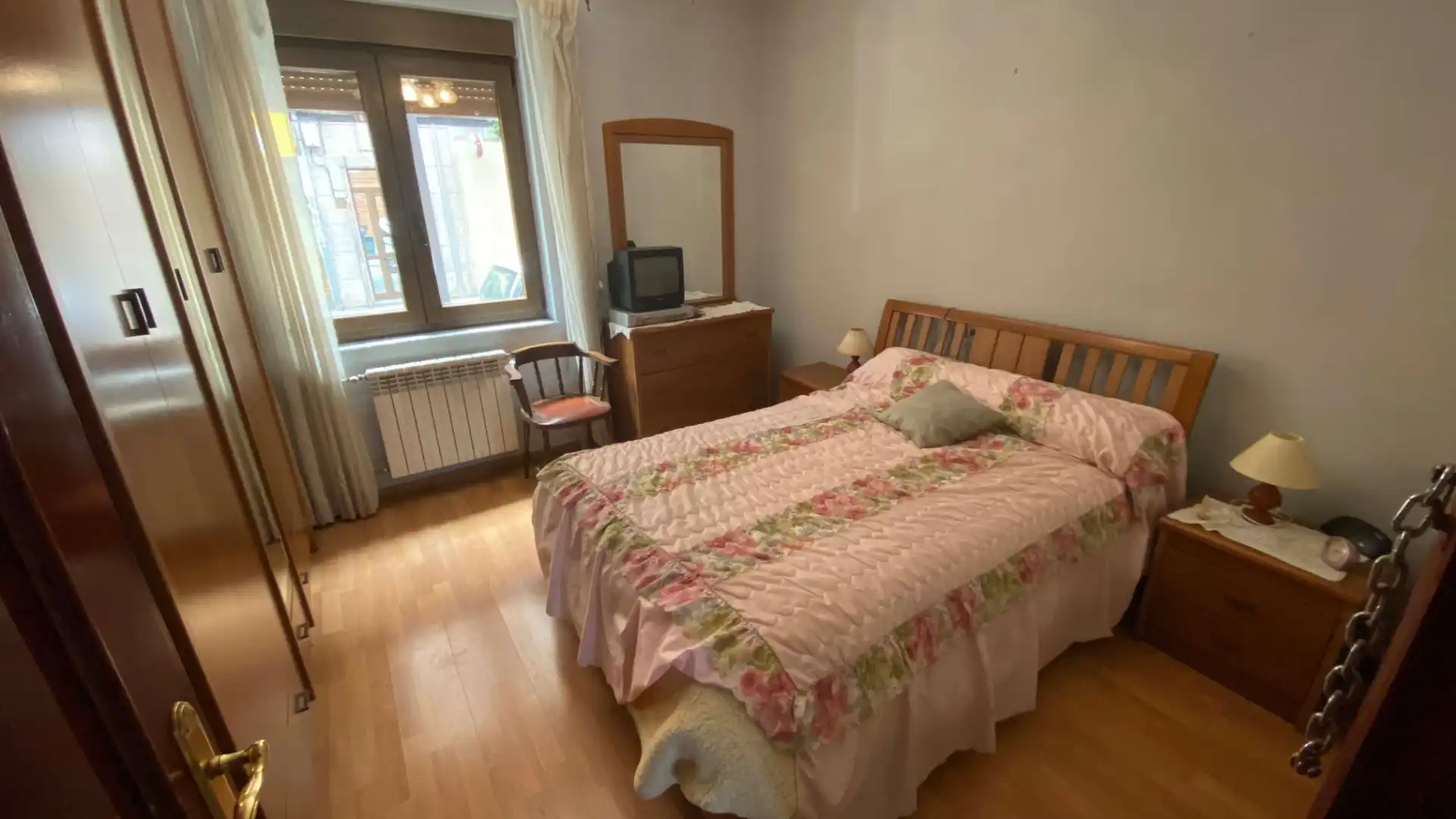 Habitación de Piso de alquiler en San Martín del Rey Aurelio con Calefacción, Amueblado y Horno