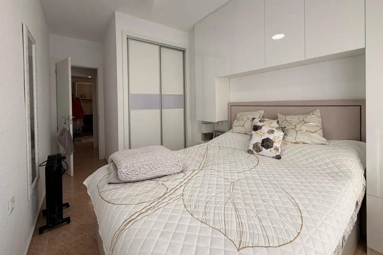 Habitación de Planta baja en venta en Torrevieja con Aire acondicionado, Calefacción y Terraza