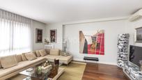 Living room of Apartment for sale in  Madrid Capital  with Air Conditioner, Heating and Parquet flooring