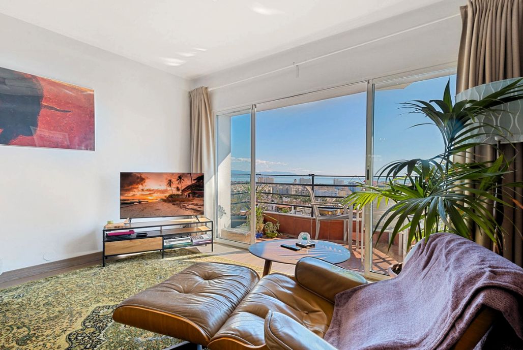 Sala d'estar de Apartament en venda en Torremolinos amb Terrassa, Internet i Piscina comunitària