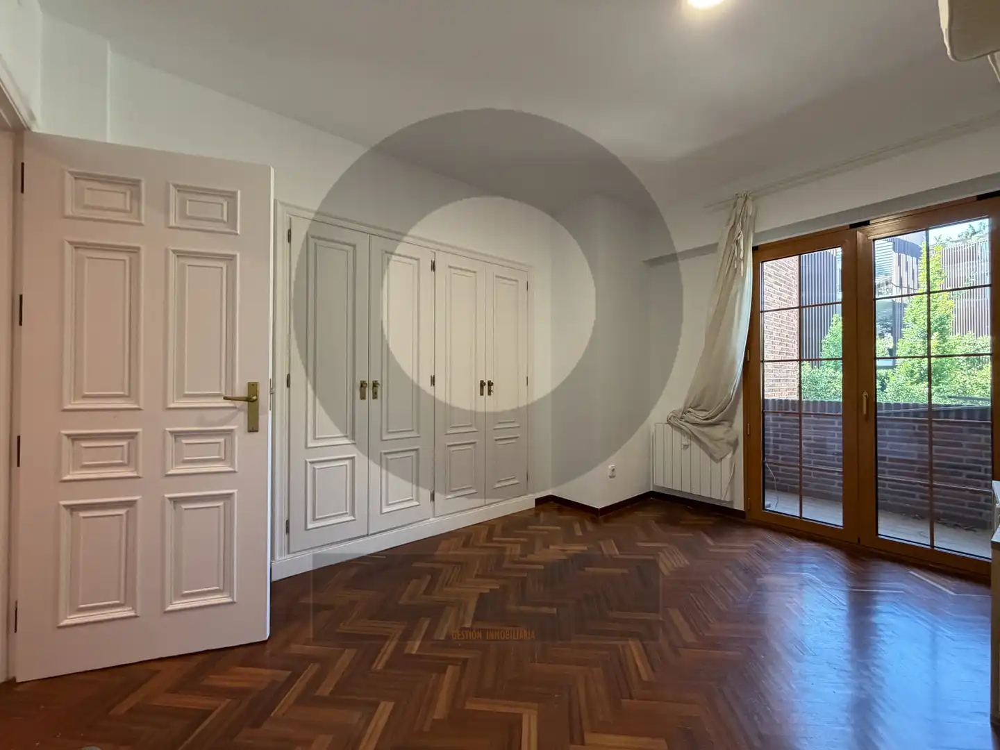 Dormitori de Pis de lloguer en Madrid amb Aire condicionat, Calefacció i Parquet