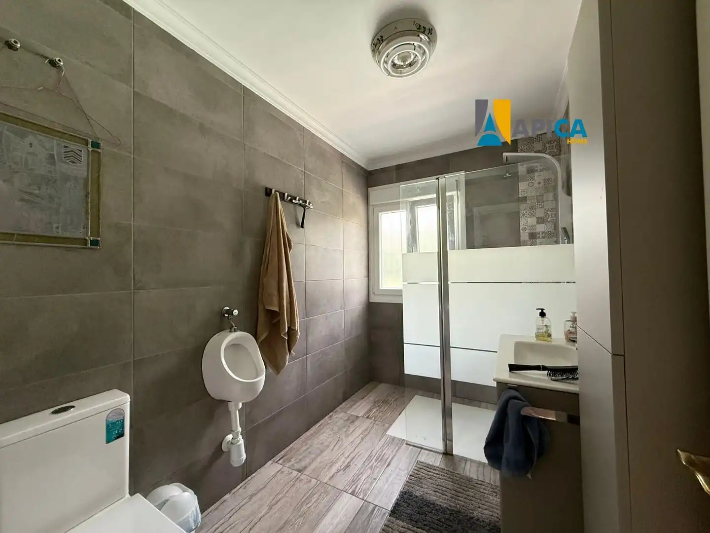 Bathroom of Houses for sale in Chiclana de la Frontera  with Air Conditioner, Terrace and Storage room